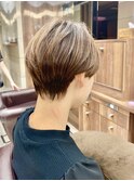 20代30代大人可愛い小顔ショートボブ前下がりショートハイライト