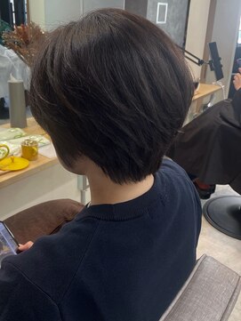 バッカ 横浜桜木町店(BACCA) ハンサムショート、カーキカラー