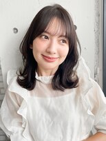 うるツヤくびれミディアムくせ毛風カール美髪愛されモテ髪