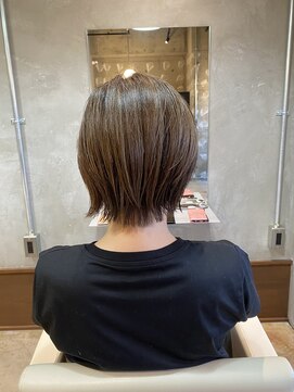 フープ 川越(hoop) 白髪ぼかしハイライト×くすみカラーの軽やかボブ