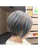 時わすれの森 前下がりグラデーションボブとアッシュグレイ