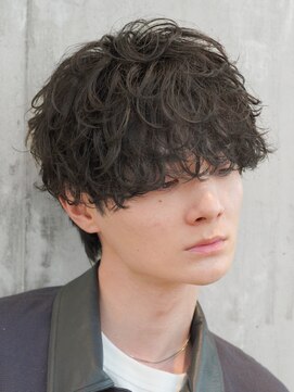 バイフィフス 原宿/表参道(by fifth) 緩め波巻きスパイラルパーマシャドウパーマメンズセンターパート