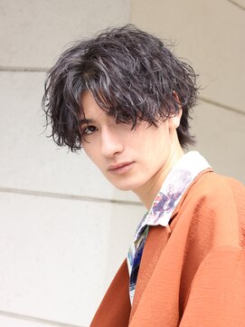 ネイビー(NAVY) ソフトツイスト ウェーブパーマ 束感センターパート