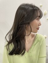 シダ(sida SAIIN) 20代 30代 顔まわりレイヤー韓国風ロングスタイル