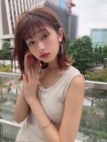 ミディアムレイヤー　外ハネ　ことりベージュ