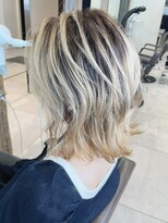 トルネード(TORNADO) ハイライトバレイヤージュ くびれヘア ウルフレイヤーt1130