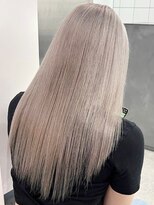 ウィコ 新宿(WICO)&nbsp;ホワイトシルバー[新宿駅/前髪/アンブレラカラー/イメ チェン］