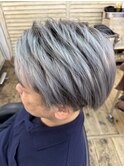 目立つ事間違いなしホワイトアッシュカラー☆