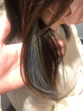 クララ カシハラ(CLALA Kashihara) ミディアムインナーカラー/アッシュ