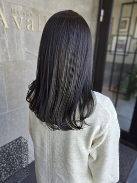 メゾン アヴァロ(Maison Avallo) 大人雰囲気ネイビーカラー