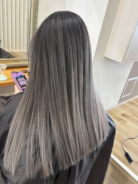 ピグメント(pigment) ホワイトバレイヤージュ