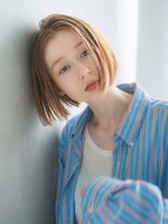 切りっぱなしボブ×ミルクティーカラー×タッセル