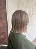 ぱつっとボブ×ベージュブロンド