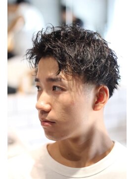 キングスマントーキョー 立川北口店(KINGSMAN TOKYO) アップバング / ツーブロック / スキンフェード 【立川】