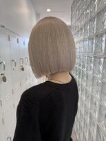 サンク 原宿 表参道(cinq) ブリーチダブルカラーインナーカラーヘーゼルベージュミニボブ