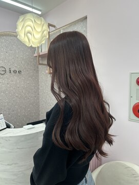 イオエ(ioe) ミディアムレイヤー/ツヤ髪スタイル/グレージュ/ショートボブ