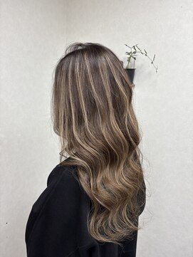 リングバイモアムー(Ring by Moremuu) ホワイトミルクティーハイライト 筋感しっかり