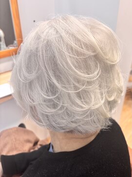 エンデバーエスト(ENDEAVOR est.) グレイヘアスタイル