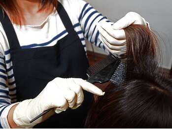 ジップカラー 八尾店(ZIP color)の写真/【最高級品質のカラー剤使用】大人女性の髪・頭皮を健やかに保ち、年齢を感じさせない美しい仕上がりへ♪