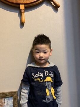 バーバー スタジオ ラフテル(Barber Studio RAFTEL) キッズボウズフェザーマッシュ ソフトツーブロック キッズカット