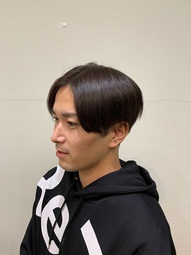 ビーワールド(B WORLD) 刈り上げセンターパート【藤枝/髪質改善】