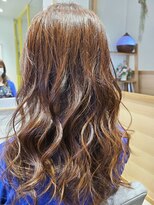 ヘアサロン R3 立体感抜群ハイライトカラー