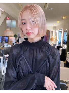 グリフィカ(grifica) ミニボブ×ミルクホワイト