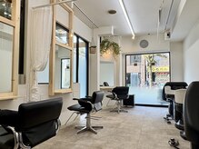 ポール 行徳店の雰囲気（自然光と緑に癒される、やさしい空間です。行徳|行徳美容室）