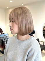 ジジ インターパーク 宇都宮(Gigi)&nbsp;ホワイトグレージュ/ミニウルフ/デジタルパーマ/フェザーパーマ