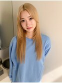 ベージュ