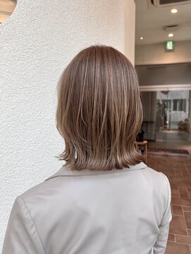 エルサフィロ ヨドヤバシ(el zafiro yodoyabashi) くびレイヤー前髪エモージュ小顔レイヤーカット20代30代40代50代