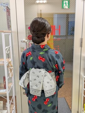 ヒデ美容室 シニヨンヘアアレンジ