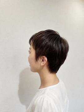 モック(moc) 女性らしいフェミニンなショートスタイル