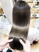 アンド ストーリーズ(&STORIES)&nbsp;ロングヘア【外ハネボブ/アッシュブラウン/ネオウルフ】