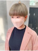 ブロンド、ミルクティー、ブリーチ2回、刈り上げマッシュ