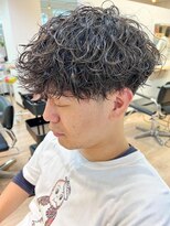 ウェイビーエフティフィフス 横浜西口(WAVEY ft.fifth)&nbsp;ツイストスパイラルパーマセンターパートツーブロック刈り上げ