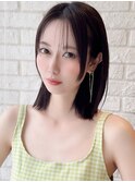 センターパート×艶髪ミディアム