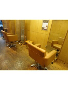 マンツーマンの完全プライベートサロンで通いやすく、一人ひとりのお悩みや理想に丁寧に向き合います＊