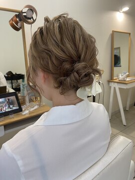 シャワ(CHAWA) ゆるふわシニヨン