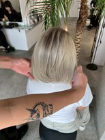 キング 心斎橋店(K!ng)&nbsp;ハイライトカラーミルクティーベージュレイヤーカット