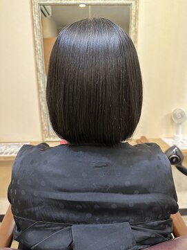 レイール(reir) プラチナ矯正ワンレングスボブ