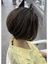 ロエ 元町店(Loe)&nbsp;元町レイヤーカット顔周りダブルカラー白髪ぼかしハイライトボブ