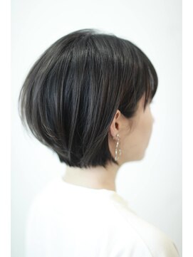 ノンスタイルノンコンセプト 美容室(Nostyle‐Noconcept) ショートボブ＿耳かけチラ見せカラー＿イヤリングカラー