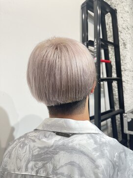 ココ 本八幡(KOKO) 波巻きツイストスパイラルフェザーパーマ刈り上げセンターパート