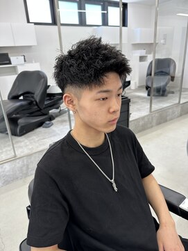 ロンド ローガン 名駅(Lond LOGAN) ツイストパーマ　メンズカット　アップバング　名古屋