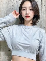 顔周りのデザインは自由自在★グレージュ×ボブ