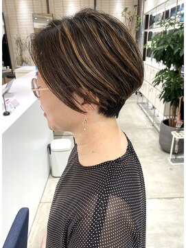 ステアケース 武蔵小杉店(stair:case) 大人くびれショート/ツーブロック/白髪ぼかし/武蔵小杉/自由が丘