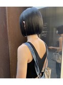 切りっぱなし大人ボブ × 地毛風カラー 前髪あり ショートヘア