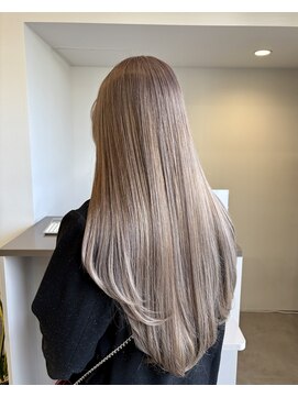 ユエン(YUEN) ミルクベージュ