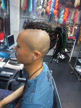 トリックストア(TRICK STORE) モヒカンブレイズ 細めで黒ベースに緑メッシュ